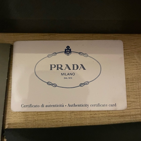 Prada sunglasses - Picture 4 of 6